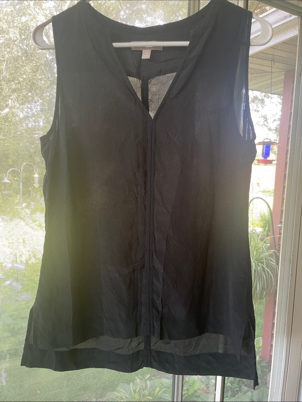 Banana Republic Black Sleeveless V-Neck Blouse 100% Silk Medium
